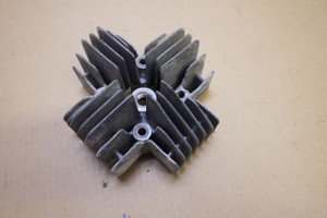Cylinder head - Κεφαλη κινητηρα YB100 Cylinder head - Κεφαλη κινητηρα YB100