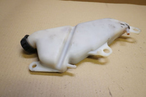 Coolant  expansion tank  -  Δοχειο διαστολης  KLE500