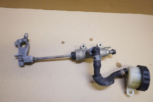 Rear brake master cylinder -  Τρομπα πισω φρενου XRV750 RD07