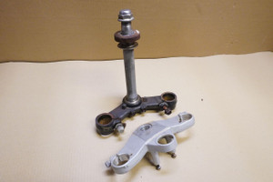 Set of fork yokes - Τιμονοπλακες RZ250 R YPVS