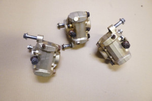 Set of brake calipers - Δαγκανες φρενων RZ250 R YPVS