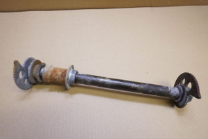 Rear wheel axle - Αξονας πισω τροχου DT125 3BN