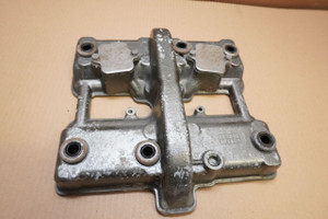 Cylinder head cover -   Καλυμα κεφαλης  KLE500