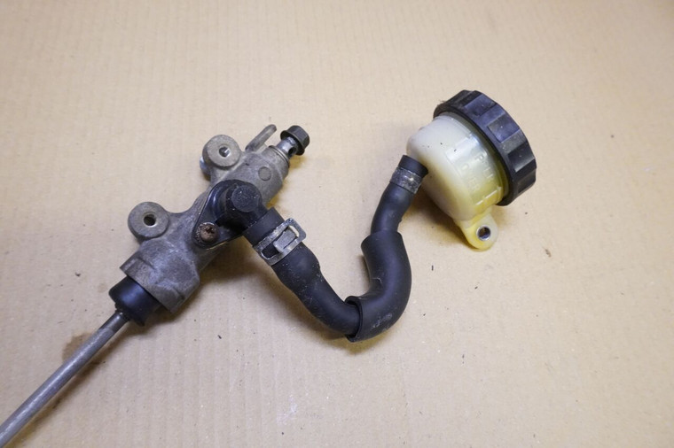 Rear brake master cylinder  -  Τρομπα πισω φρενου XRV750 RD07