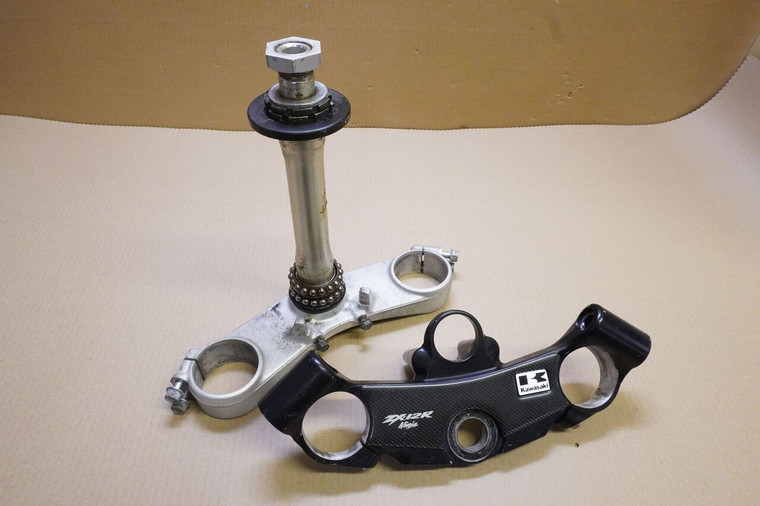 Set of fork yokes - Τιμονοπλακες ZX12 NINJA