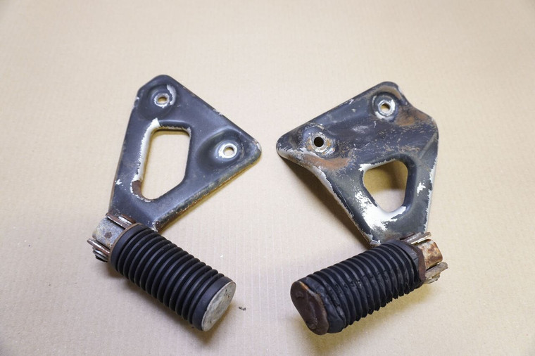 Set of rear footrests - Πισω μασπιε XLV600 TRANSALP