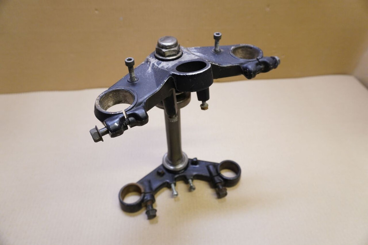 Set of fork yokes - Τιμονοπλακες FZ250 PHAZER