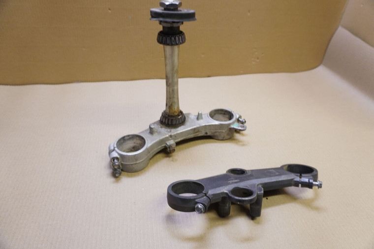 Set of front fork yokes - Τιμονοπλακες GSXR1000 K1