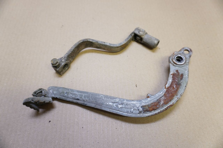 Set of gear and rear brake pedals - Πενταλ πισω φρενου και ταχυτητων KMX200