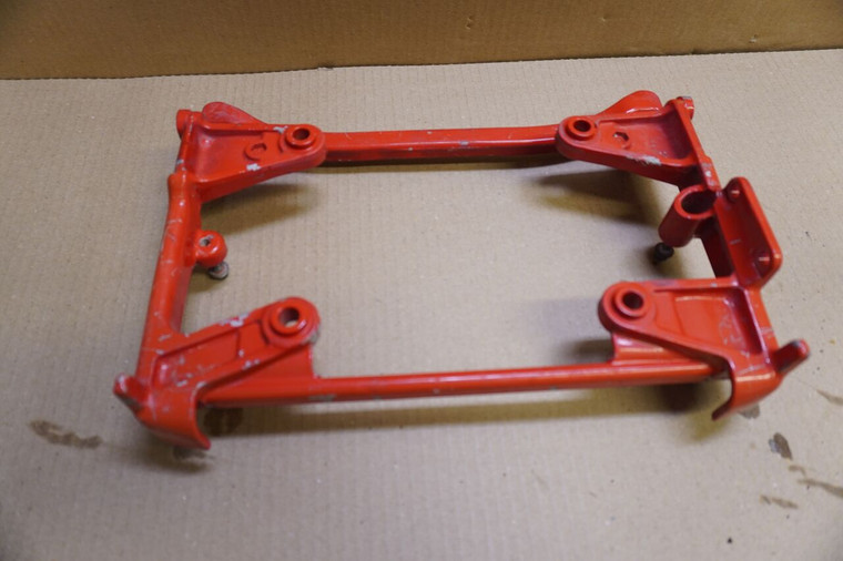 Rear tail panel mount - Βαση πισω ουρας XRV750 RD04