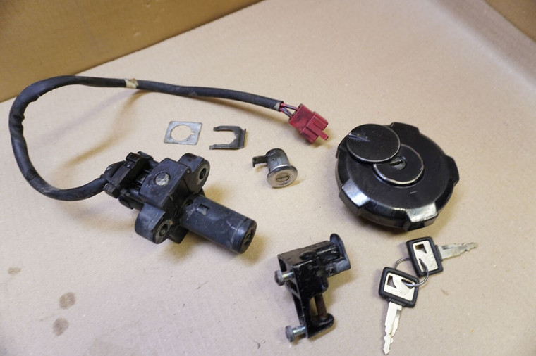 Set of locks - Σετ κλειδαριες XRV750 RD04