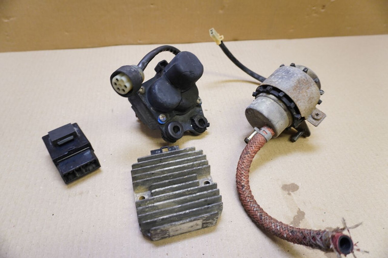 Set of various electrics - Διαφορα ηλεκτρικα FZR400 1WG