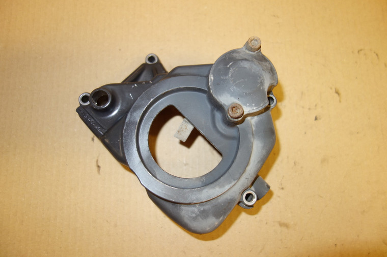 Front sprocket cover - Καπακι μπροστινου γραναζιου GSXR400 1988