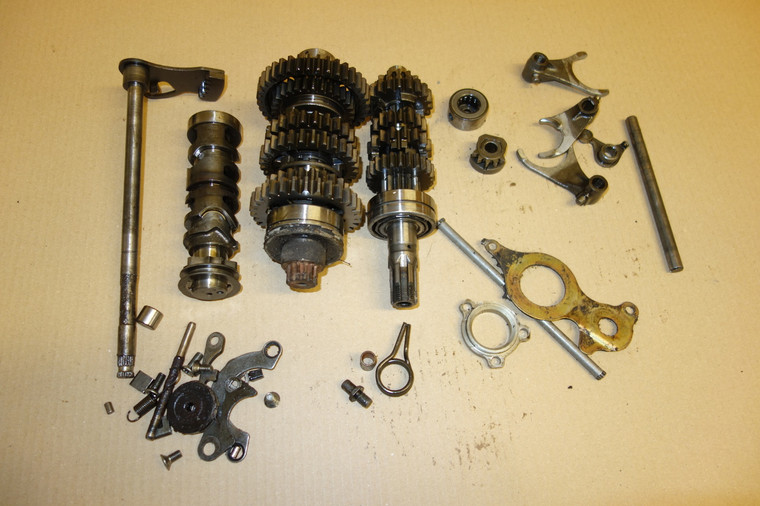 Gearbox - Κιβωτιο ταχυτητων  GSXR400 1988