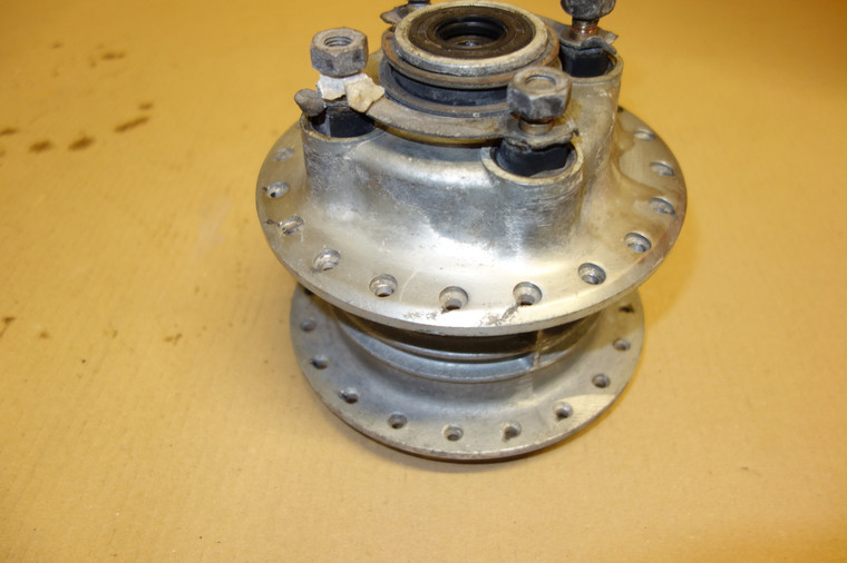 Rear wheel hub - Κεντρο πισω τροχου SR125