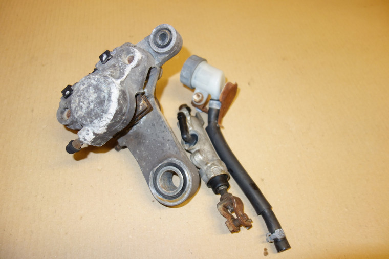 Rear brake assembly - Πισω συστημα φρενου  GSXR400 1988