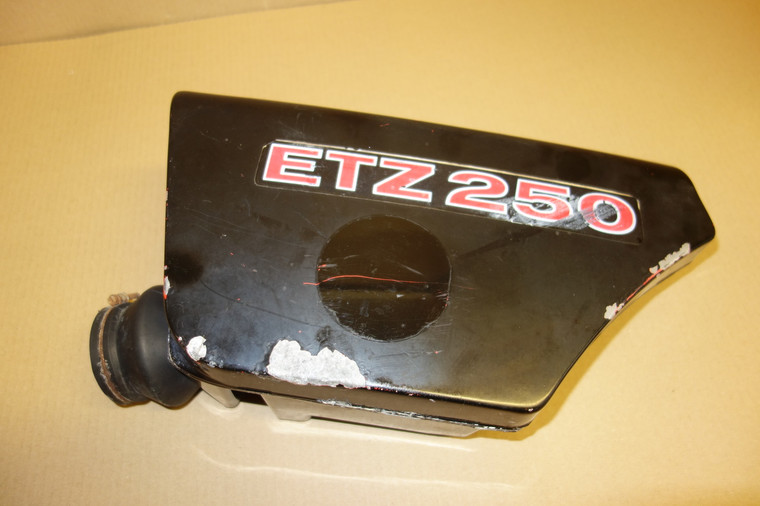 LH frame cover -  Αριστερο καπακι MZ 150/250 ETZ