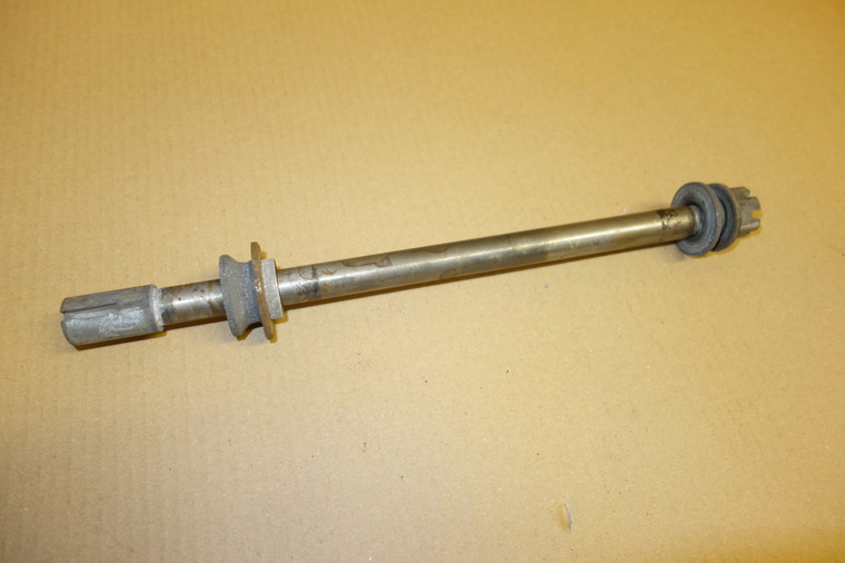 Rear wheel axle - Αξονας πισω τροχου GS650 G KATANA 1981