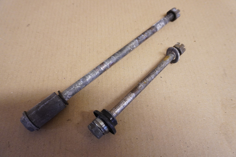 Set of wheel axles - Αξονες τροχων  TOWN MATE