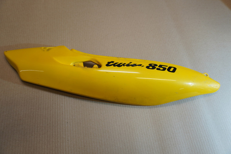 RH tail panel - Δεξι πλαστικο ουρας TDM850