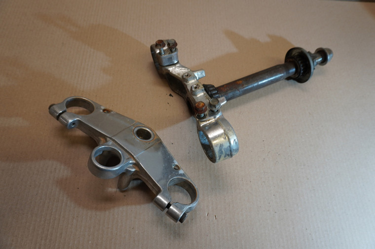 Set of fork yokes - Τιμονοπλακες FZR1000 2GH