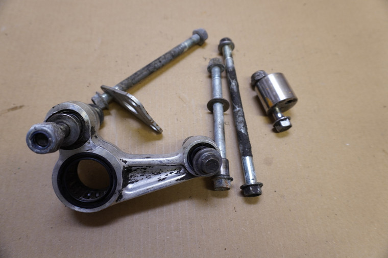 Rear shock linkage - Μοχλικο πισω αναρτησης GF250