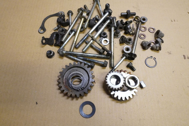 Set of engine parts - Διαφορα ανταλλακτικα κινητηρα Yamaha TDR250