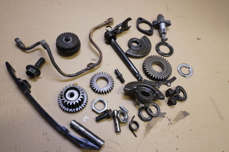 Set of various engine parts - Διαφορα ανταλλακτικα κινητηρα  KLR 650