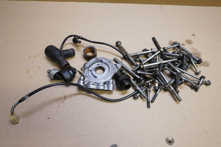 Set of various engine parts - Διαφορα ανταλλακτικα κινητηρα XRV750 RD07