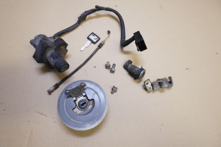 Set of locks - Σετ κλειδαριες XRV750 RD07