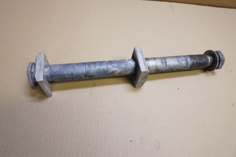 Rear wheel axle - Αξονας πισω τροχου GSXR600 SRAD