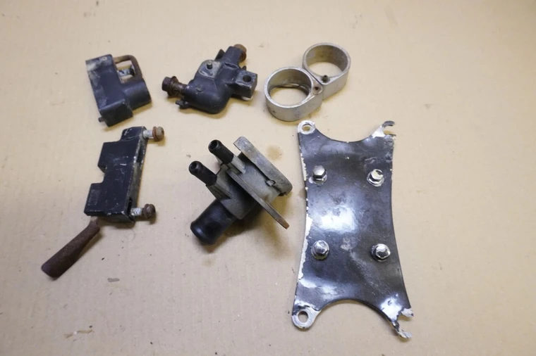 Set of various parts  -  Διαφορα ανταλλακτικα RZ250 R YPVS