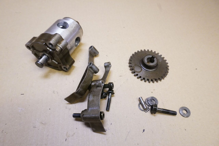 Oil pump - Τρομπα λαδιου κινητηρα GSF400 BANDIT VC