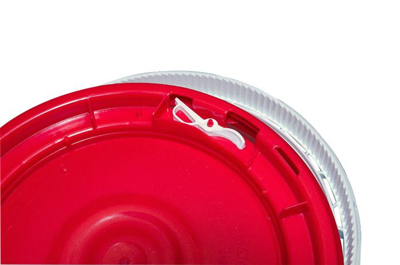 LIFE LATCH® NEW GENERATION 5 GALLON PLASTIC PAIL WITH RED SCREW TOP LID – WHITE