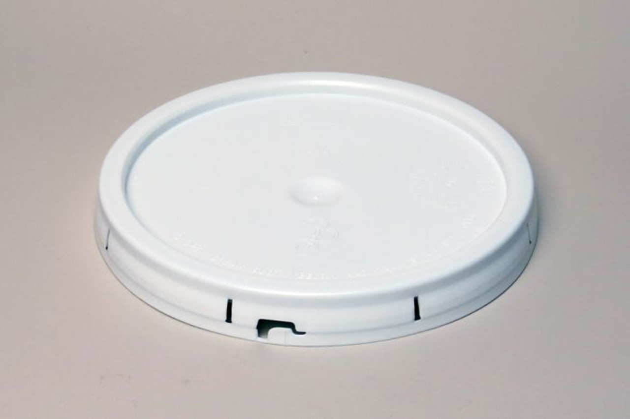 UN RATED PLASTIC PAIL LID WITH TEAR TAB - WHITE