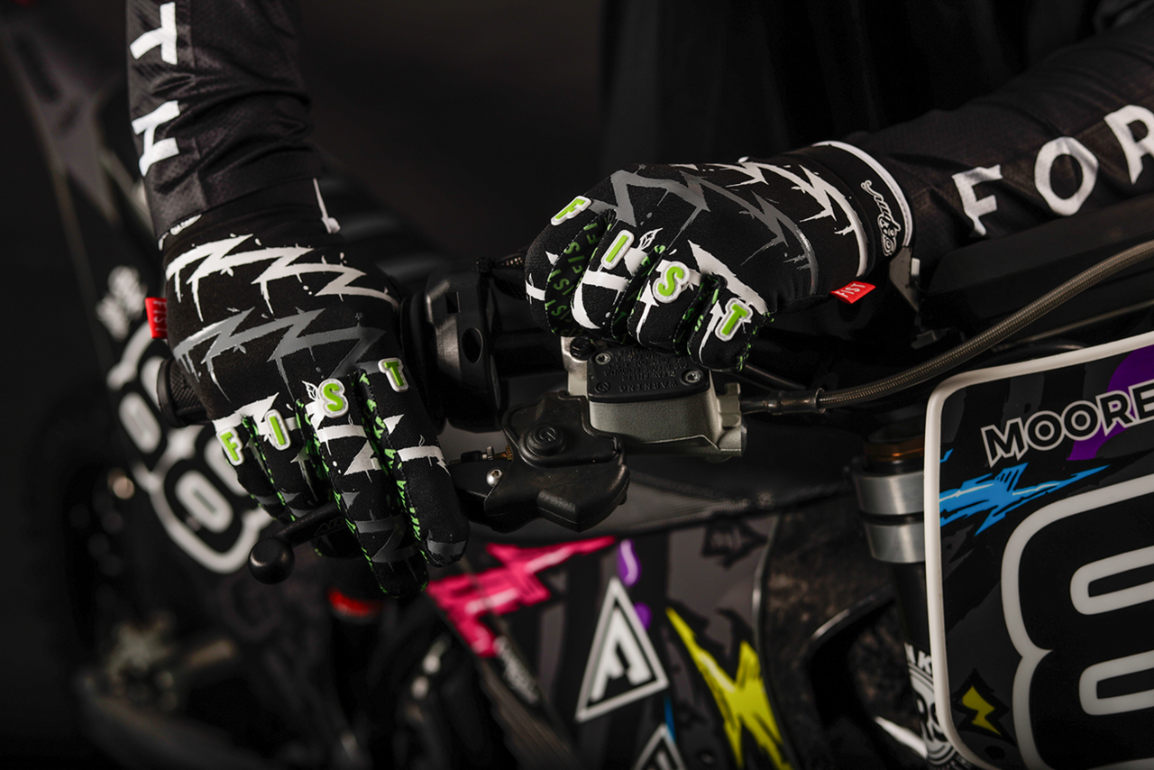 FIST HANDWEAR Strapped Taka Higashino Cali Roll Gloves - 2XS F-GS-01522-XXS