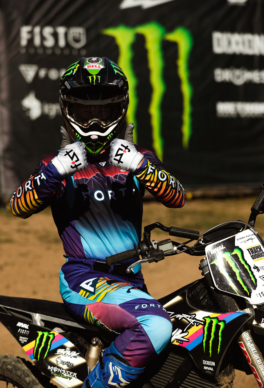 FIST HANDWEAR Frosty Lighter Gloves - Medium F-GF-01524-M