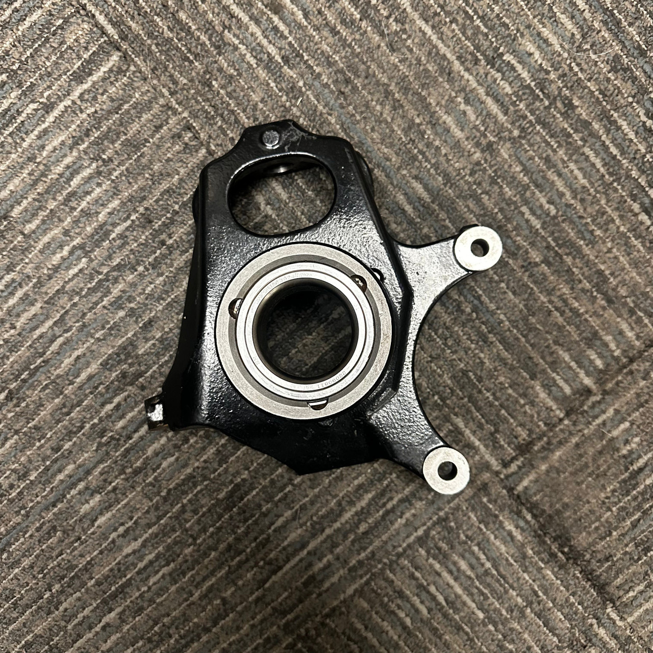 Polaris Ranger 1000 OEM Front Left Wheel Spindle Knuckle Carrier w/ Bearing