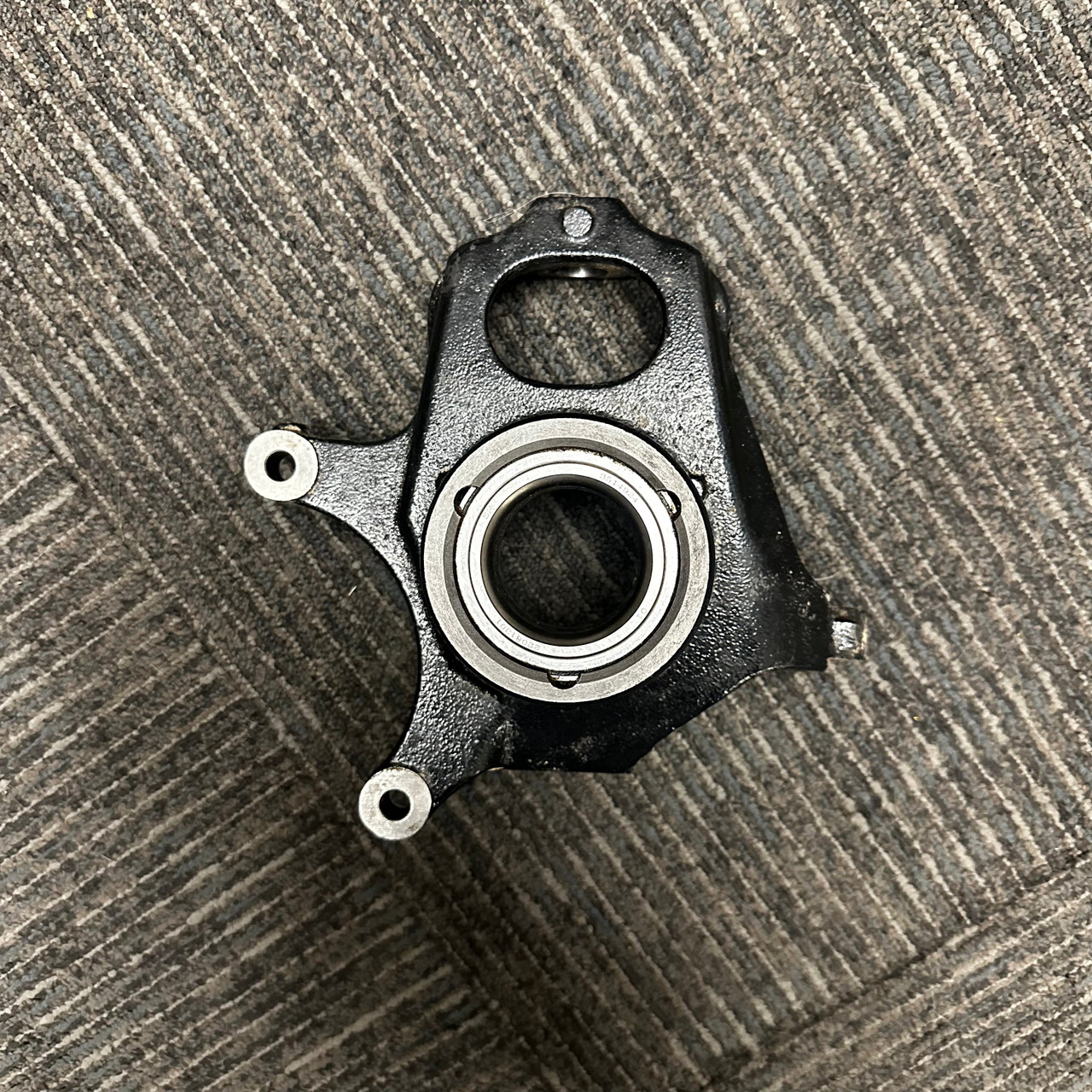 Polaris Ranger 1000 OEM Front Right Wheel Spindle Knuckle Carrier w/ Bearing