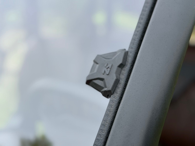 Seizmik 25+ CFMOTO U10/ 10 XL Pro Toolless Windshield - Hardcoated