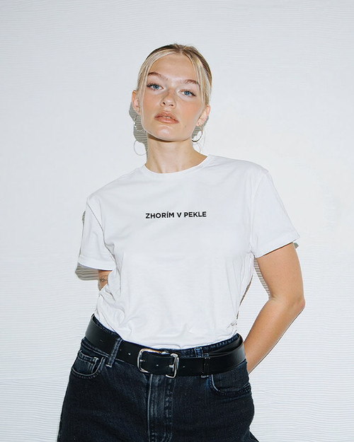 Zhorím v pekle biela Zhorím v pekle biela