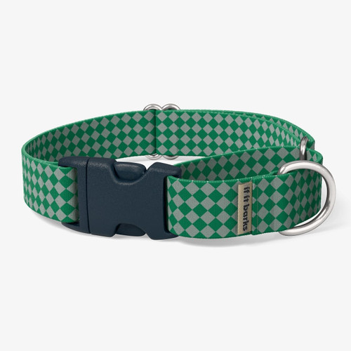 front view of collar front view of collar