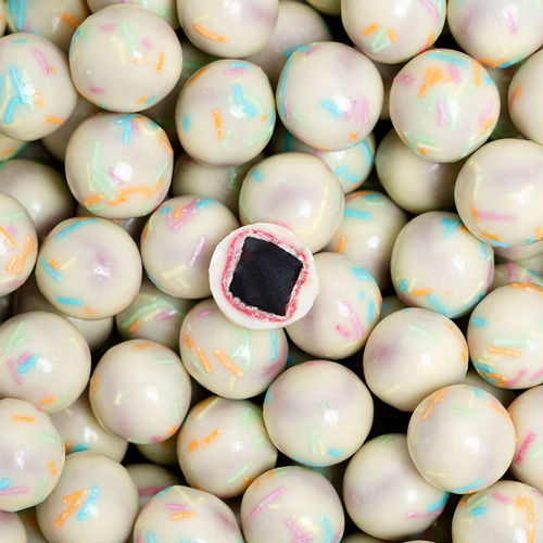 CONFETTI CAKE