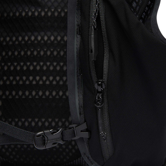 Distance 8 Backpack Black 8