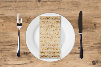 Passover Matzah II Disposable Airlaid Buffet / Printed Guest Towel - Pack of 16