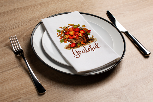 Apples Grateful Thanksgiving  / Fall Disposable Airlaid Buffet / Guest Towel - Pack of 16