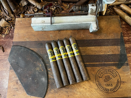 Wrapper: Mexican San Andres

Filler: Dominican, Nicaraguan, & Honduran

Binder: Dominican Republic

Tasting Notes: Cocoa, Espresso, Floral, Leather, With A Natural Sweetness  

Box Count: 20