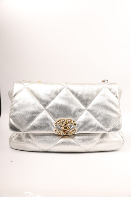 CHANEL METALLIC LAMBSKIN QUILTED LEATHER SILVER LARGE