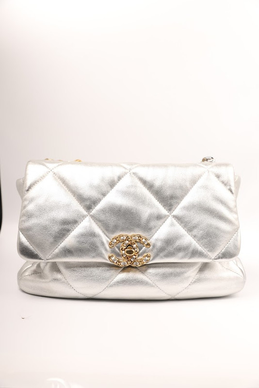 CHANEL METALLIC LAMBSKIN QUILTED LEATHER SILVER LARGE