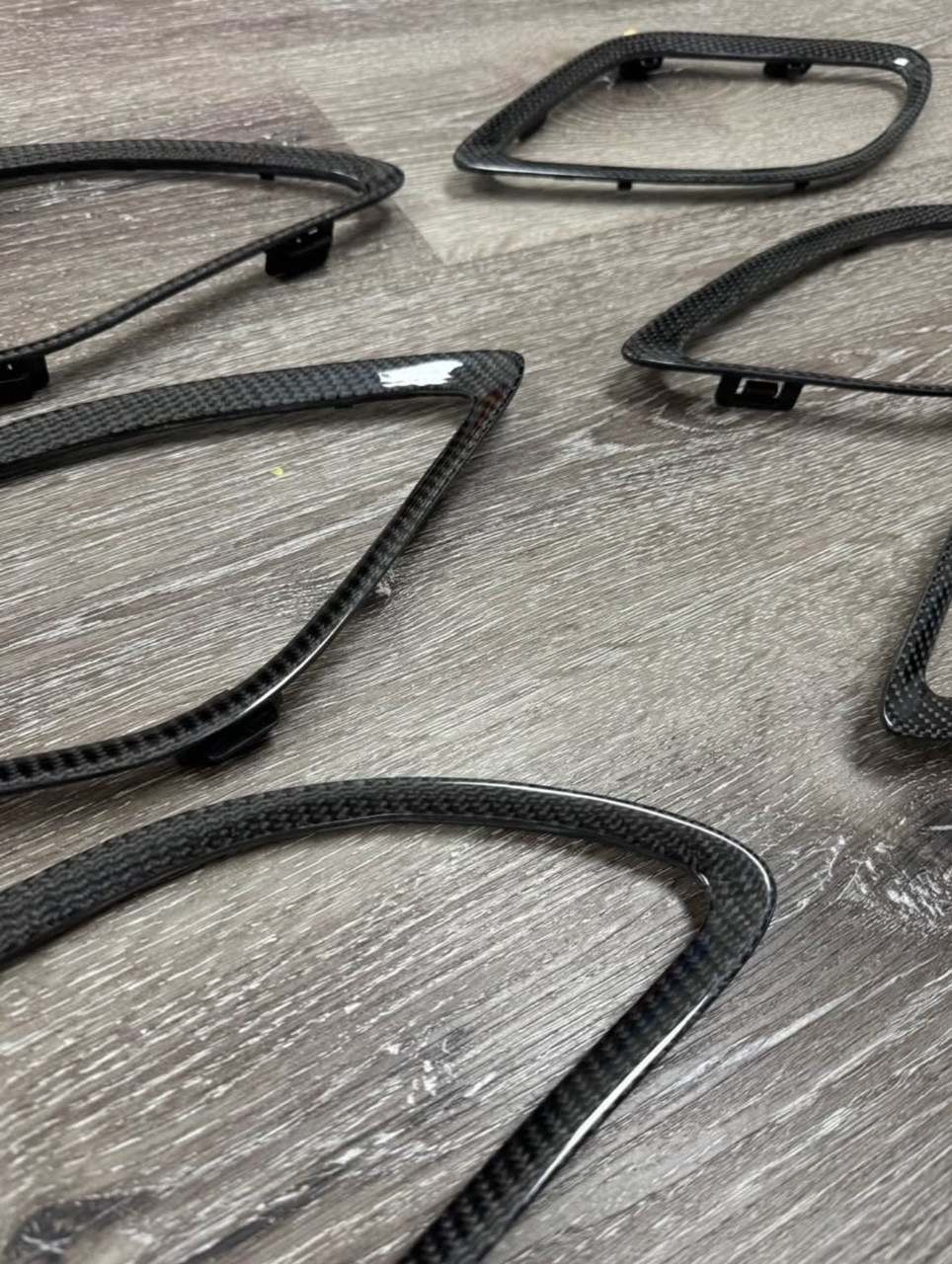 Dodge Viper Gen 5 - Carbon Fiber - Hood Vents (all 6) - OEM CORES USED Dodge Viper Gen 5 - Carbon Fiber - Hood Vents (all 6) - OEM CORES USED